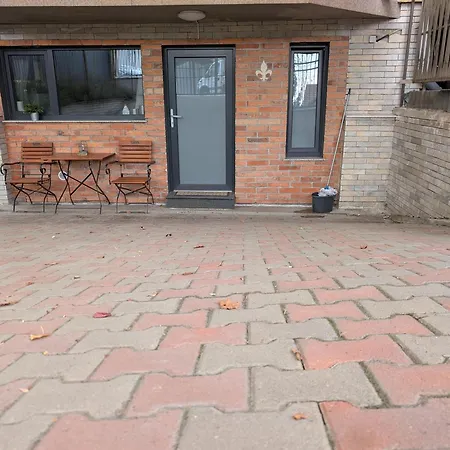 Retro Retreat - Free Parking - 20 Min To Center Apartment