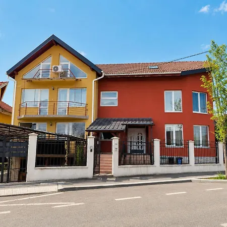 Retro Retreat - 1 Bedroom For 2, Kitchenette, Free Street Parking & Self Check-in Апартаменти Клуж-Напока