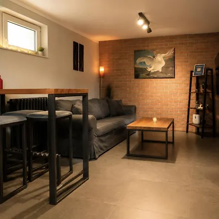 Retro Retreat - 1 Bedroom For 2, Kitchenette, Free Street Parking & Self Check-in